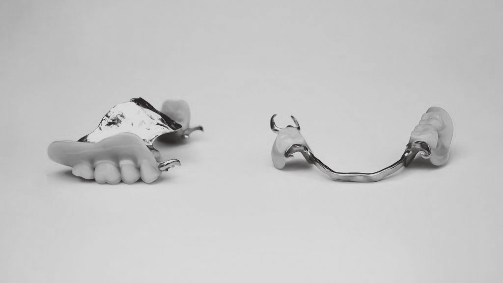 Prótesis Dental Removible: Tipos, Tratamiento y Cuidados